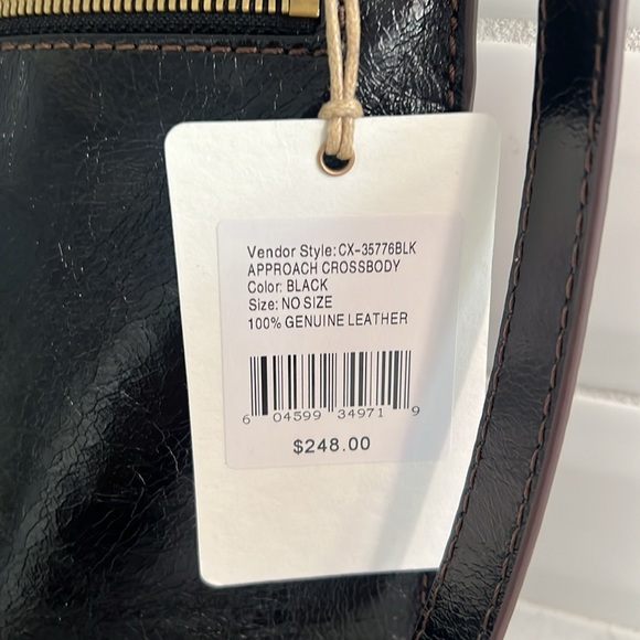 Hobo Approach Crossbody Black NWT - Picture 4 of 9